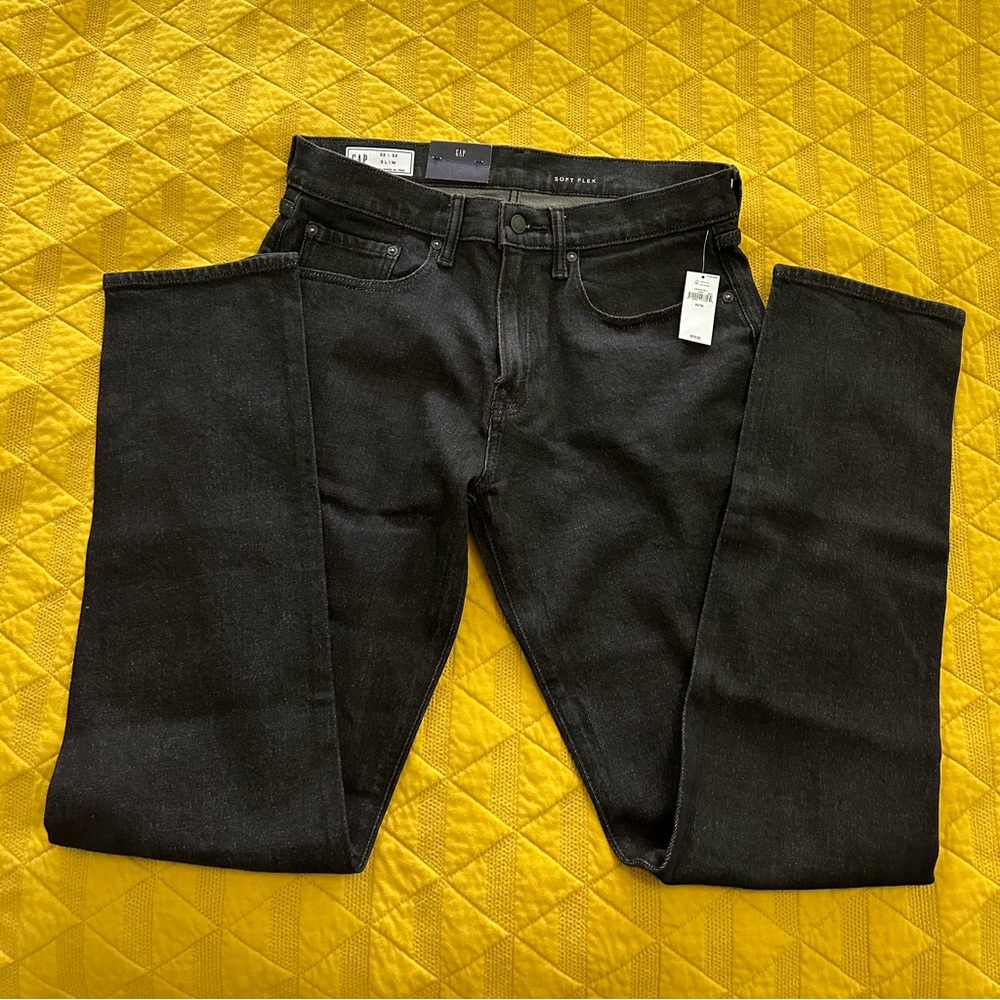 NWT: GAP Black Slim Soft Flex Jeans 32/32
